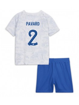 Frankrike Benjamin Pavard #2 Replika Borta Kläder Barn VM 2022 Kortärmad (+ byxor)